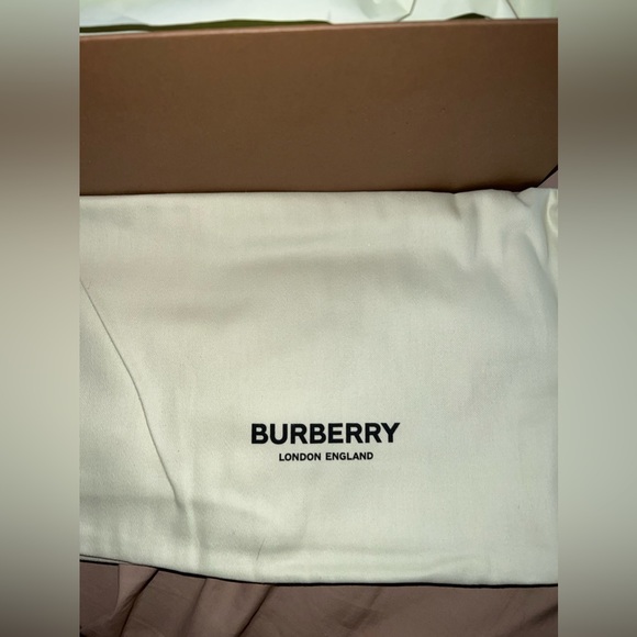 BRAND NEW BURBERRY SLIDES (MEN) Size 45 EUR , Size 12 US. Never been worn! - Picture 5 of 6